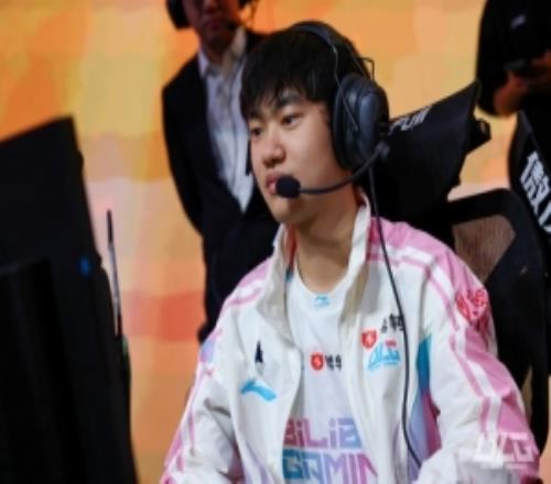 梅西收获苏,亚雷斯第,次助攻进球,皇冠体育app下载,皇冠体育官网,澳门皇冠体育,bet皇冠体育在线